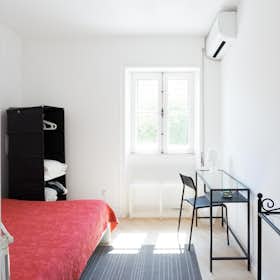 Private room for rent for €420 per month in Gondomar, Rua Dom Afonso Henriques