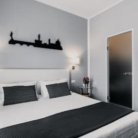 私人房间 正在以 €660 的月租出租，其位于 Florence, Via Urbano Rattazzi