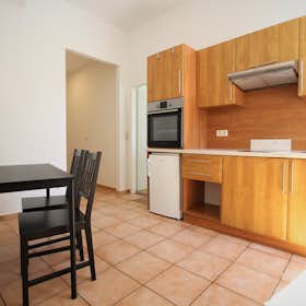 Apartment for rent for €890 per month in Vienna, Sechshauser Gürtel