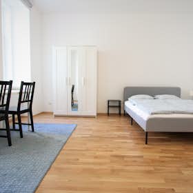 Apartment for rent for €780 per month in Vienna, Simmeringer Hauptstraße