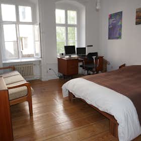 Apartment for rent for €1,090 per month in Berlin, Wrangelstraße