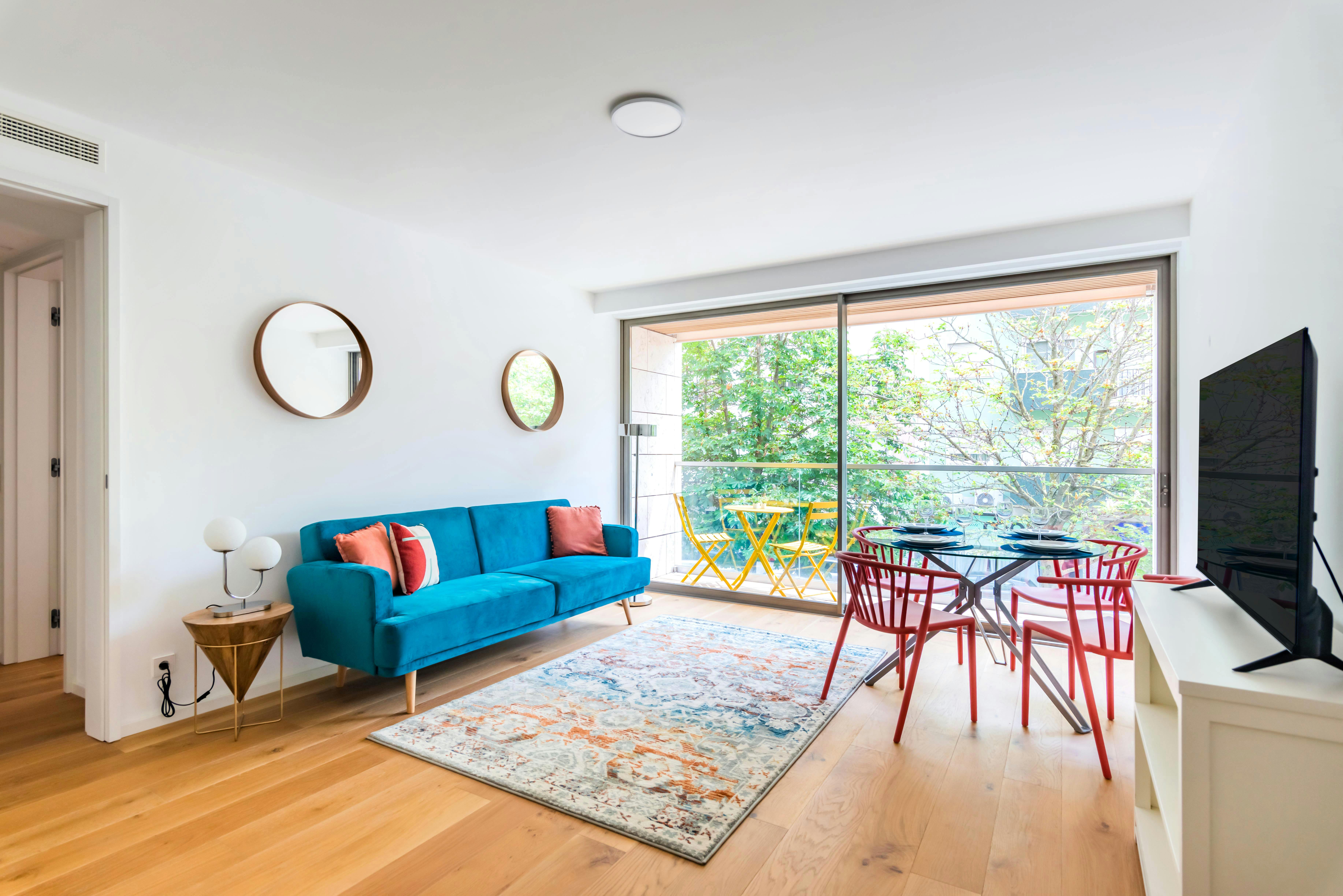 Apartment for rent for €4,030 per month in Lisbon, Rua Pinheiro Chagas