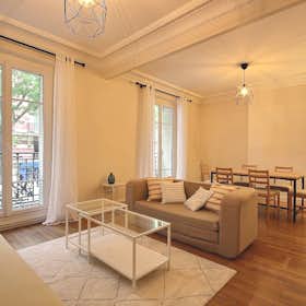 Apartment for rent for €2,640 per month in Paris, Avenue du Général Michel Bizot