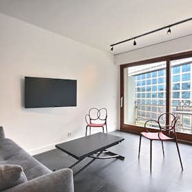 单间公寓 正在以 €1,324 的月租出租，其位于 Paris, Avenue de Wagram