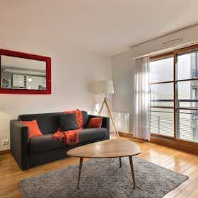 Apartment for rent for €2,511 per month in Paris, Avenue René Boylesve
