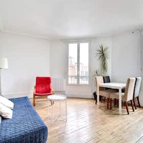 Apartment for rent for €1,378 per month in Paris, Boulevard Davout
