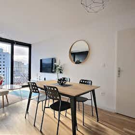 Apartment for rent for €2,508 per month in Nanterre, Jardin de l'Arche