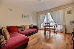 Apartamento para alugar por € 1.463 por mês em Paris, Rue Championnet