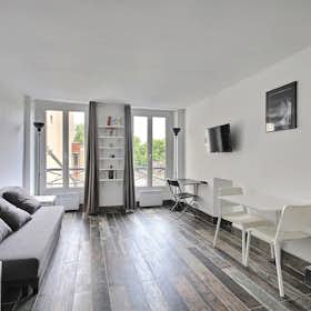 Studio for rent for €1,858 per month in Paris, Rue de la Gaîté