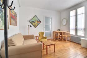 Lägenhet att hyra för 1 367 € i månaden i Paris, Rue Durantin