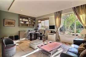 Lägenhet att hyra för 1 960 € i månaden i Neuilly-sur-Seine, Rue Jacques Dulud