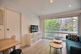 公寓 正在以 €1,378 的月租出租，其位于 Courbevoie, Rue Victor Hugo