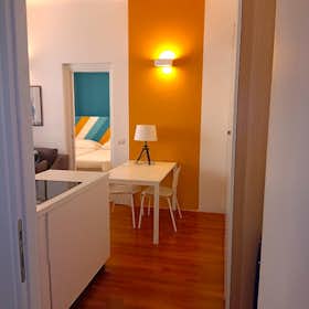 Apartment for rent for €1,600 per month in Milan, Via Tito Vignoli