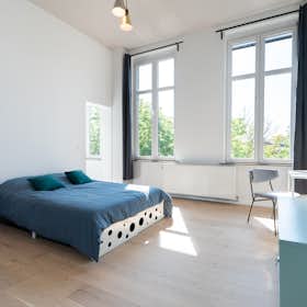 Casa for rent for € 500 per month in Liège, Boulevard de la Constitution