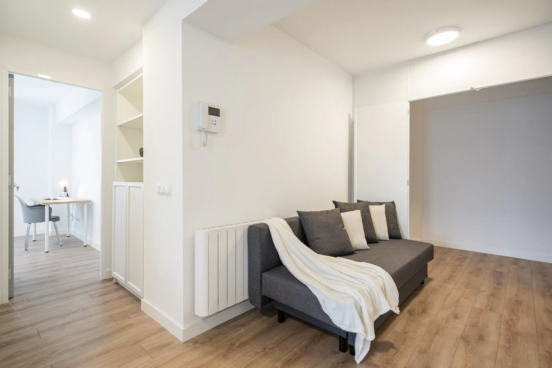 2-Bedroom Apartment in Plaza de Mondariz, Madrid (1177260) ROOM 1