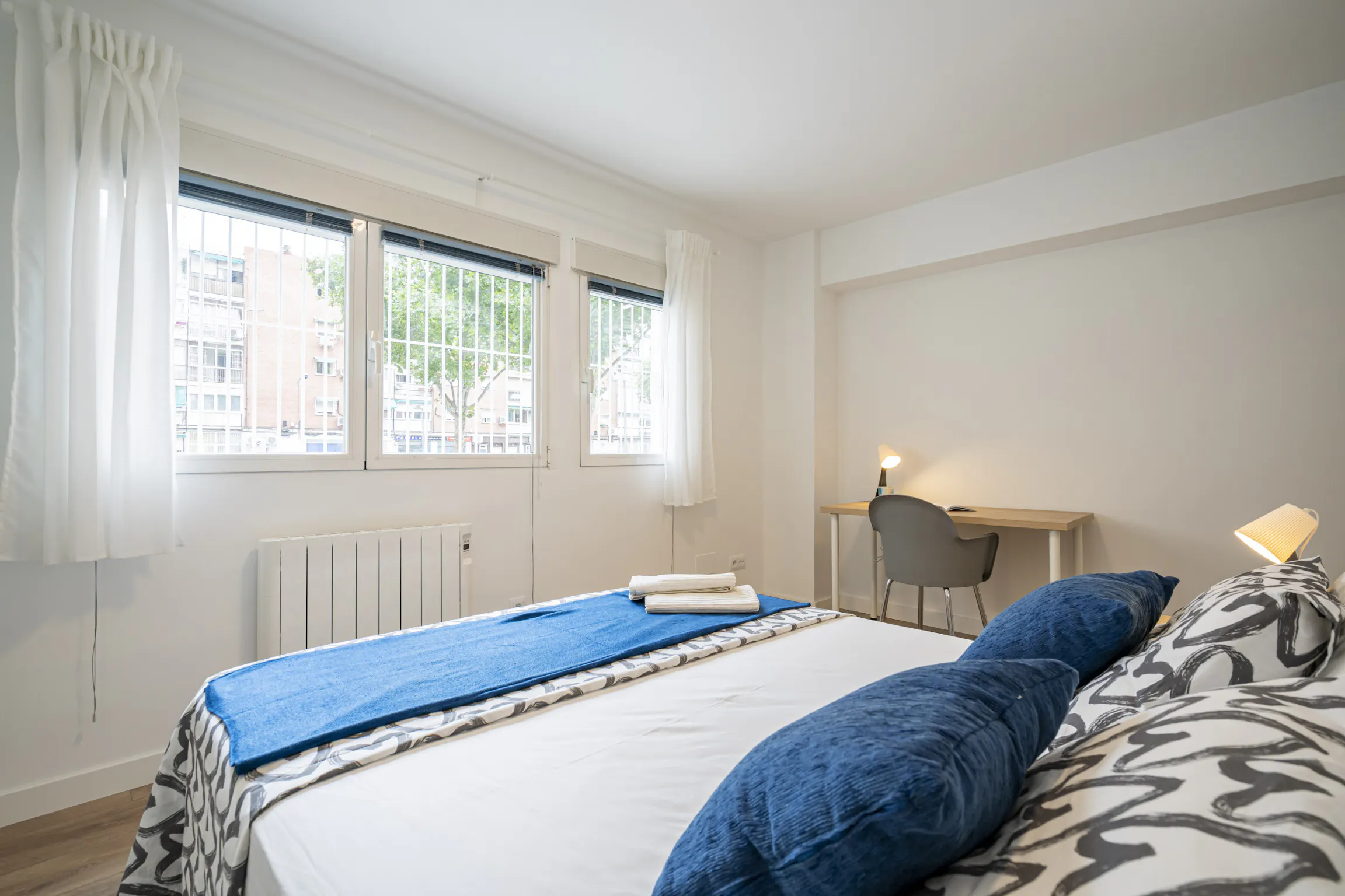 2-Bedroom Apartment in Plaza de Mondariz, Madrid (1177260) ROOM 1