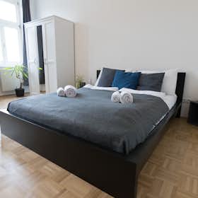 Apartment for rent for €3,300 per month in Vienna, Hebbelgasse