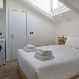 Apartment for rent for €1,390 per month in Milan, Via Panfilo Castaldi