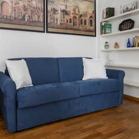 Apartment for rent for €1,710 per month in Milan, Via Alessandro Volta
