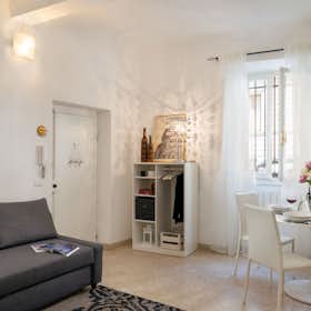 Apartment for rent for €1,700 per month in Florence, Via Fra' Giovanni Angelico