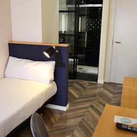 Apartamento para alugar por € 1.000 por mês em A Coruña, Rúa Riego de Agua
