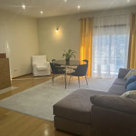 Apartment for rent for €900 per month in Guimarães, Rua Eça de Queirós