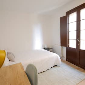 Private room for rent for €870 per month in Barcelona, Carrer de Santa Madrona