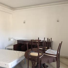 Private room for rent for €473 per month in Rome, Viale Libia