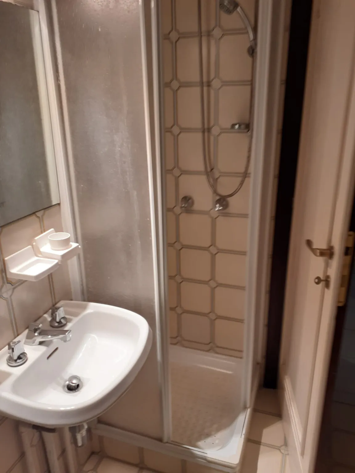 1-Bedroom Apartment in Via Giovanni Acquaderni, Rome (1179486) ROOM