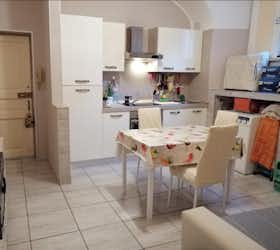 Apartment for rent for €858 per month in Rome, Via Giuseppe La Farina