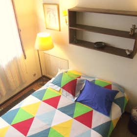 Private room for rent for €450 per month in Porto, Rua de João Pedro Ribeiro