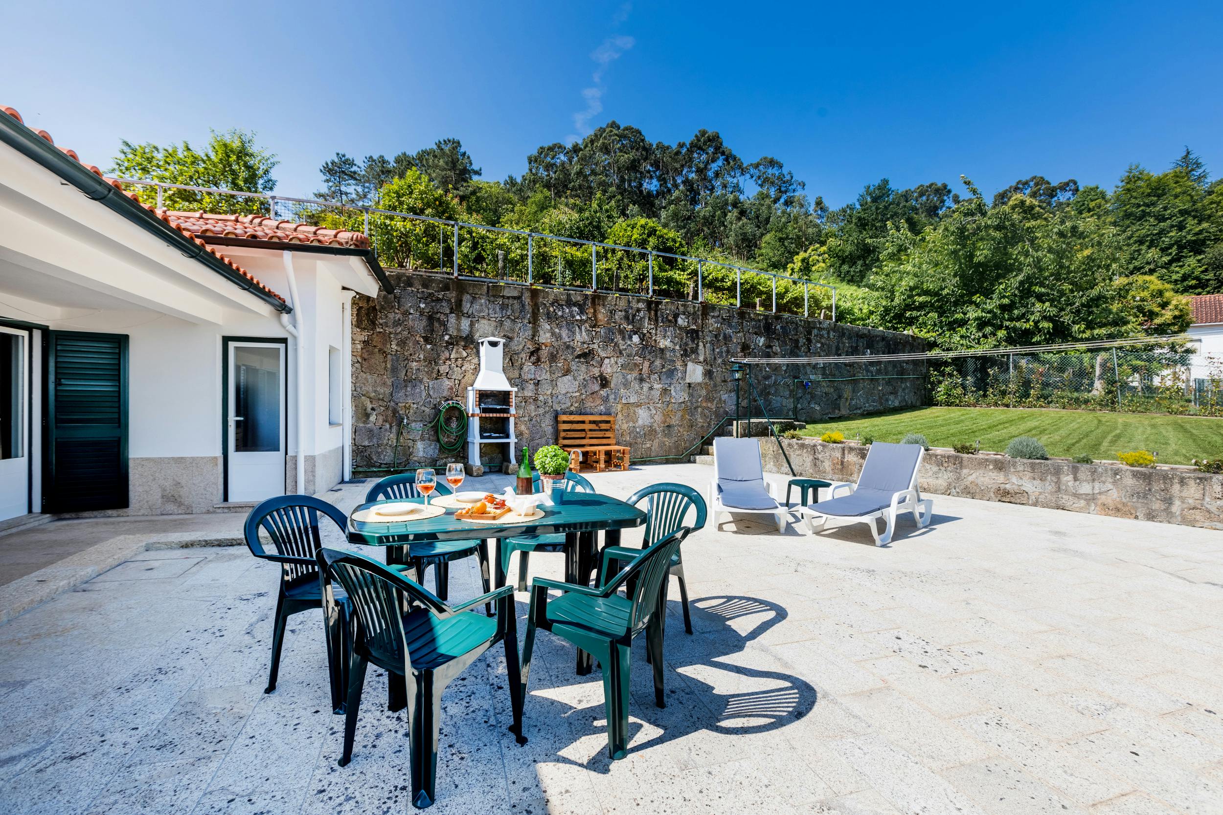 Maison à louer pour 3 420 €/mois à Vila Nova de Cerveira, Rua da Aldeia