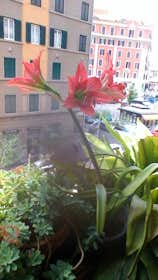 Shared room for rent for €400 per month in Rome, Piazza Bologna