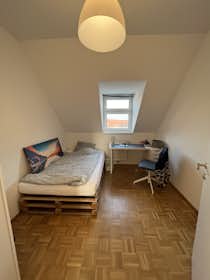 私人房间 正在以 €595 的月租出租，其位于 Linz, Leondinger Straße