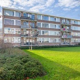 Quarto privado para alugar por € 650 por mês em Rotterdam, Augustinusstraat
