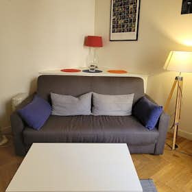 Apartment for rent for €2,000 per month in Paris, Boulevard Malesherbes