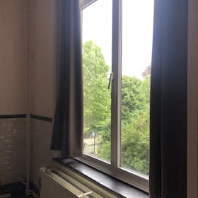 Private room for rent for €495 per month in Ixelles, Boulevard Général Jacques