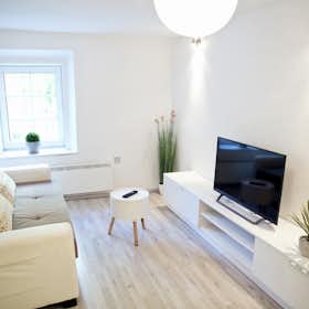 Apartment for rent for €2,100 per month in Ljubljana, Streliška ulica