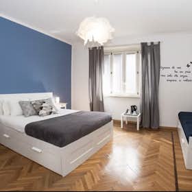 Private room for rent for €580 per month in Turin, Corso Massimo d'Azeglio
