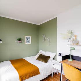 Private room for rent for €870 per month in Paris, Rue Louis Vicat