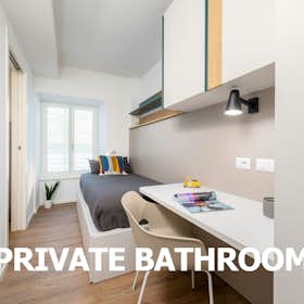Private room for rent for €770 per month in Trento, Via San Giovanni
