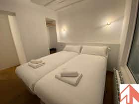 Apartment for rent for €1,605 per month in Bilbao, Artekale kalea