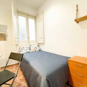 Private room for rent for €520 per month in Madrid, Calle de Toledo