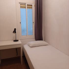 Private room for rent for €550 per month in Barcelona, Carrer de Sants