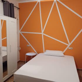 Private room for rent for €630 per month in Barcelona, Carrer de Sants