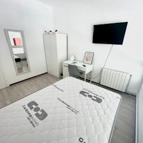 Private room for rent for €700 per month in Barcelona, Carrer del Doctor Ferran
