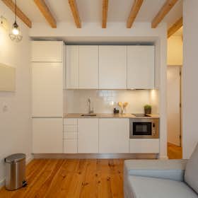公寓 正在以 €1,650 的月租出租，其位于 Lisbon, Rua Nova de Palma