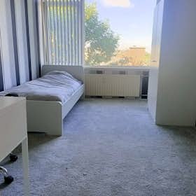 Private room for rent for €875 per month in Capelle aan den IJssel, Slotlaan