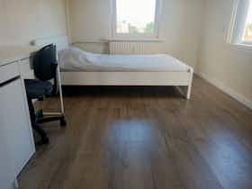 Private room for rent for €900 per month in Capelle aan den IJssel, Slotlaan