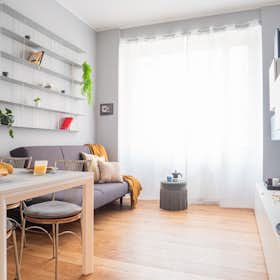 Apartment for rent for €3,150 per month in Milan, Via Gian Carlo Castelbarco